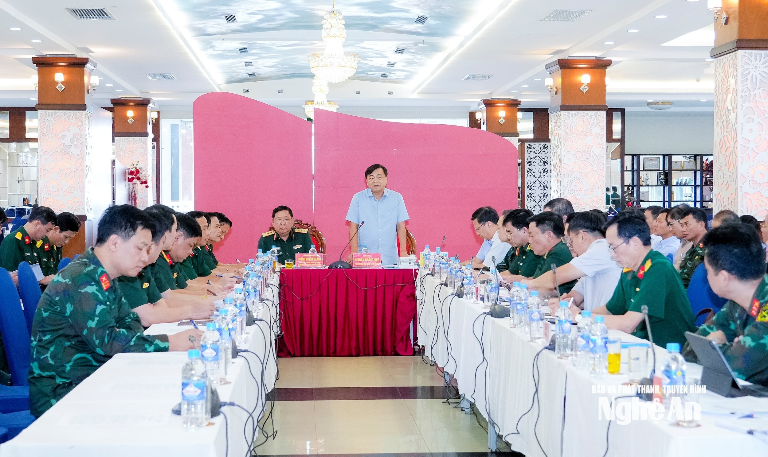 អង់គ្លេស៖ ព័ត៌មាន