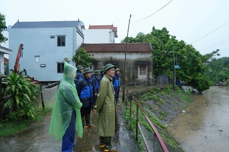Xã Thanh Oai: Các trạm bơm hoạt động hết công suất để tiêu úng- Ảnh 2.