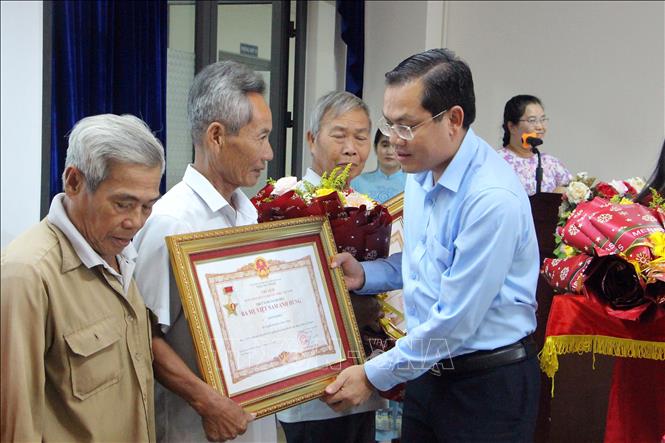 ចំណងជើងរូបថត