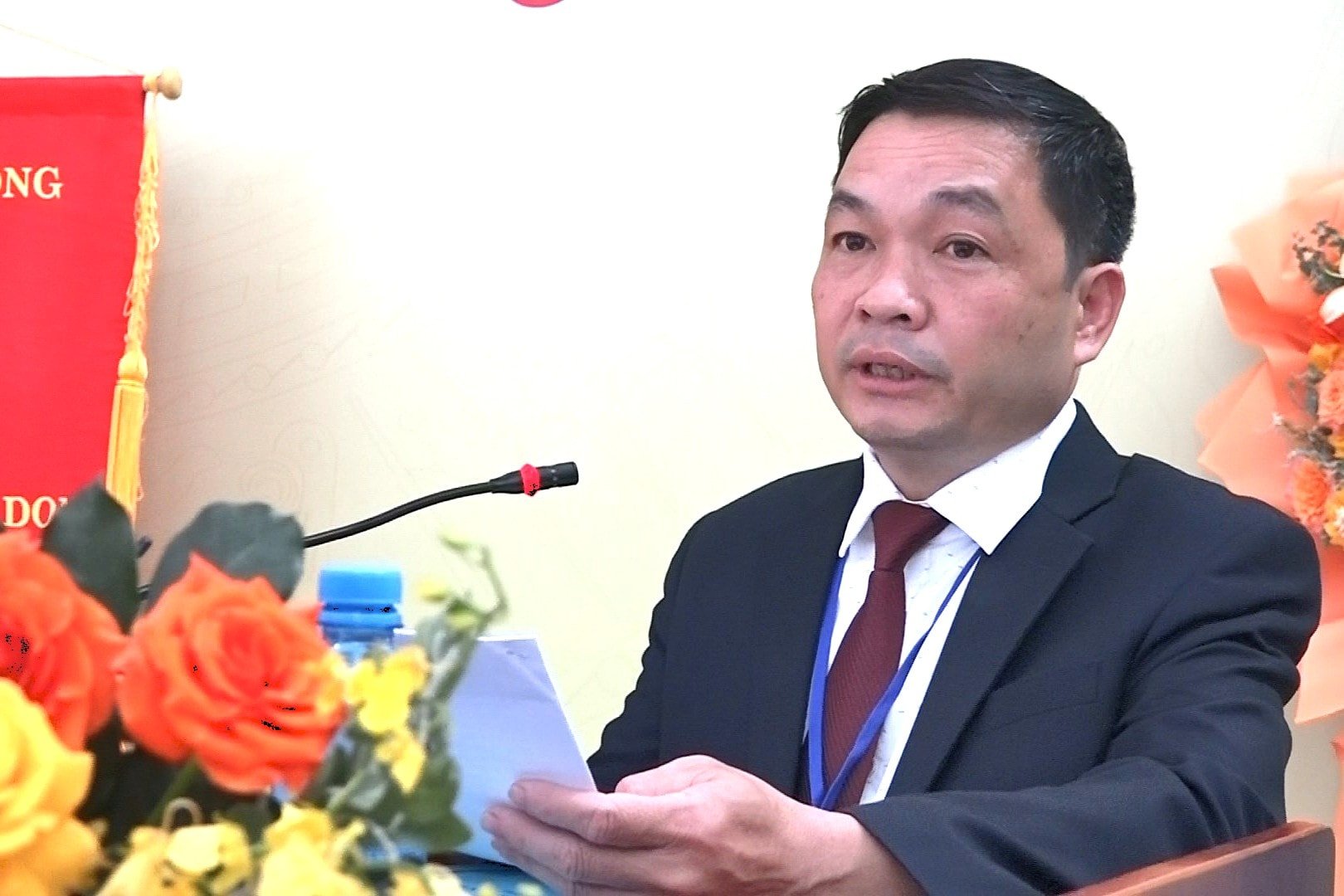 សមមិត្ត Nguyen Duc Han អនុប្រធានសមាគមកសិករខេត្ត Lam Dong បានកោតសរសើរ ទទួលស្គាល់ និងអបអរសាទរចំពោះសមិទ្ធិផលដែលសមាគមកសិករឃុំសម្រេចបាននាពេលកន្លងមក។