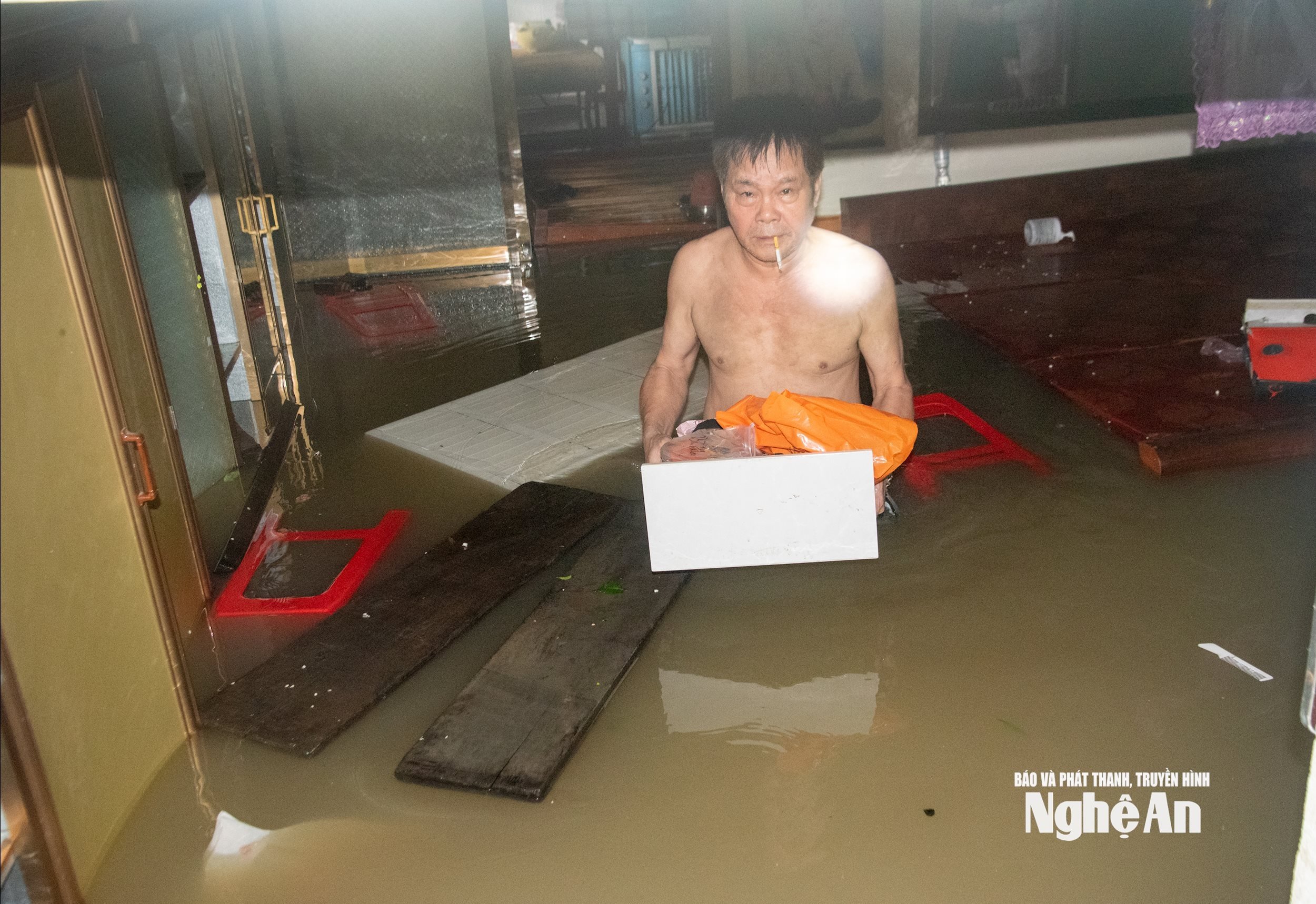 ngập Phạm Hồng Thái_4