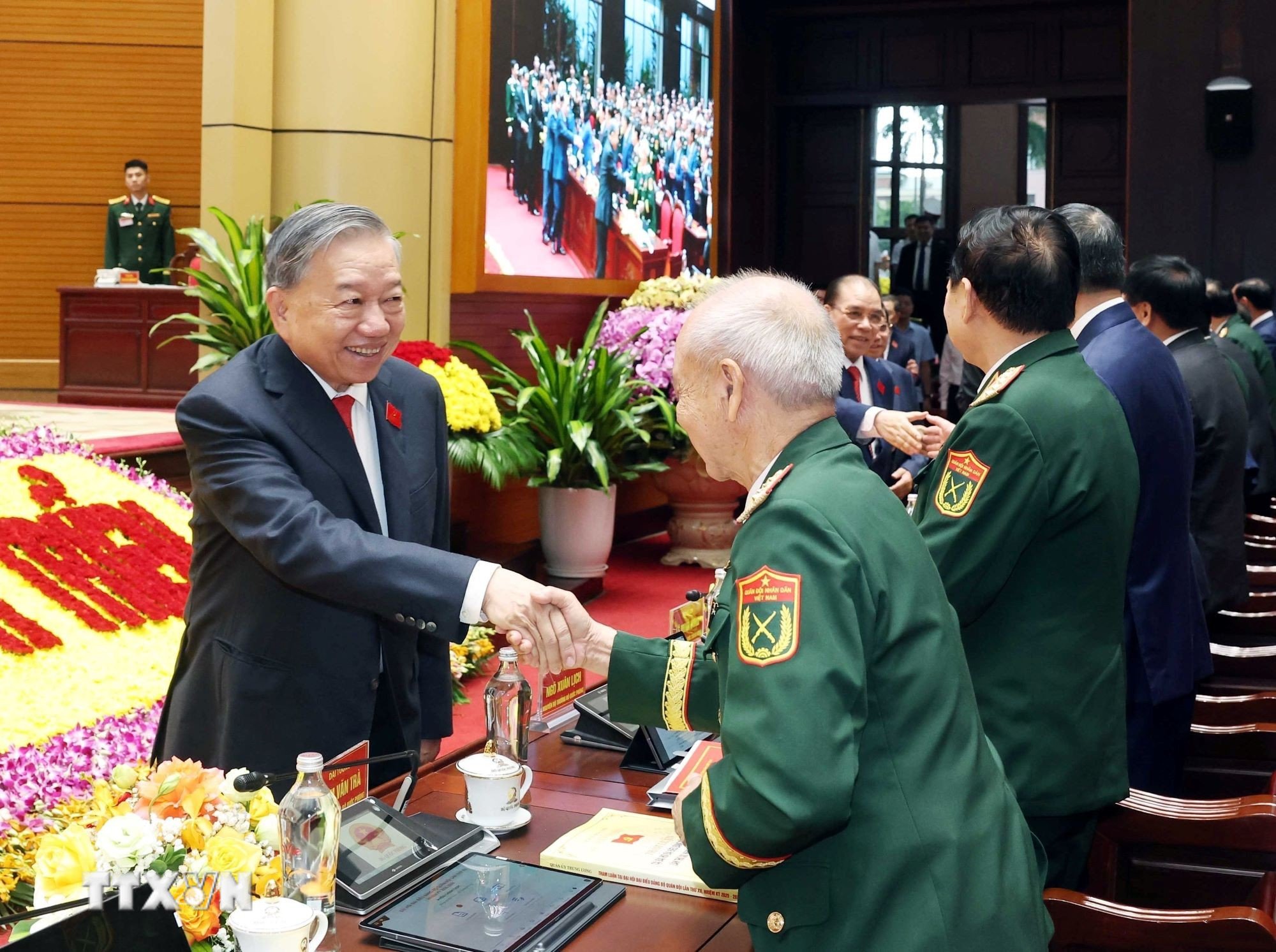 ttxvn-tong-bi-thu-to-lam-du-dai-hoi-dai-bieu-dang-bo-quan-doi-lan-thu-xii-30-13.jpg