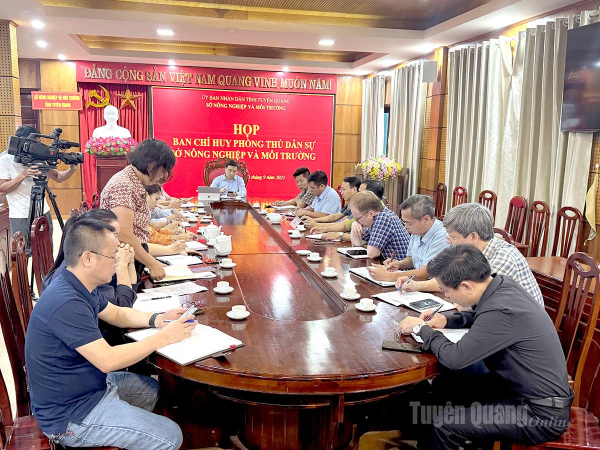 បញ្ជាការដ្ឋានការពារជនស៊ីវិលខេត្ត បើកកិច្ចប្រជុំបន្ទាន់មួយ ដើម្បីដឹកនាំឆ្លើយតបទឹកជំនន់។