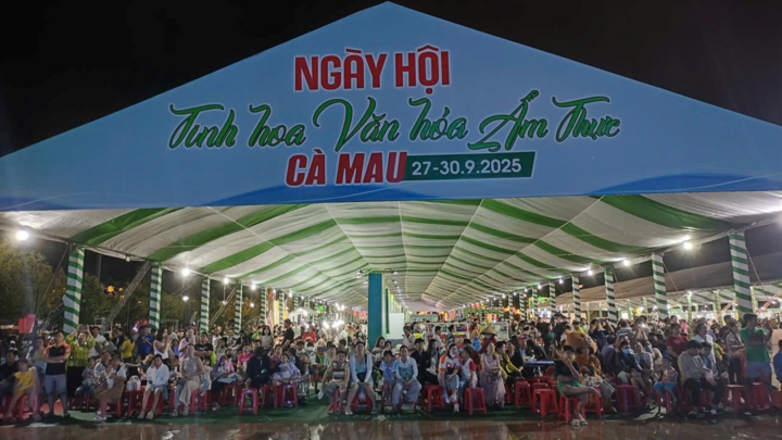 មុខ​ជំនាញ​រាប់​រយ​ចូល​រួម​ក្នុង​មហោស្រព​អាហារ Ca Mau - ៥