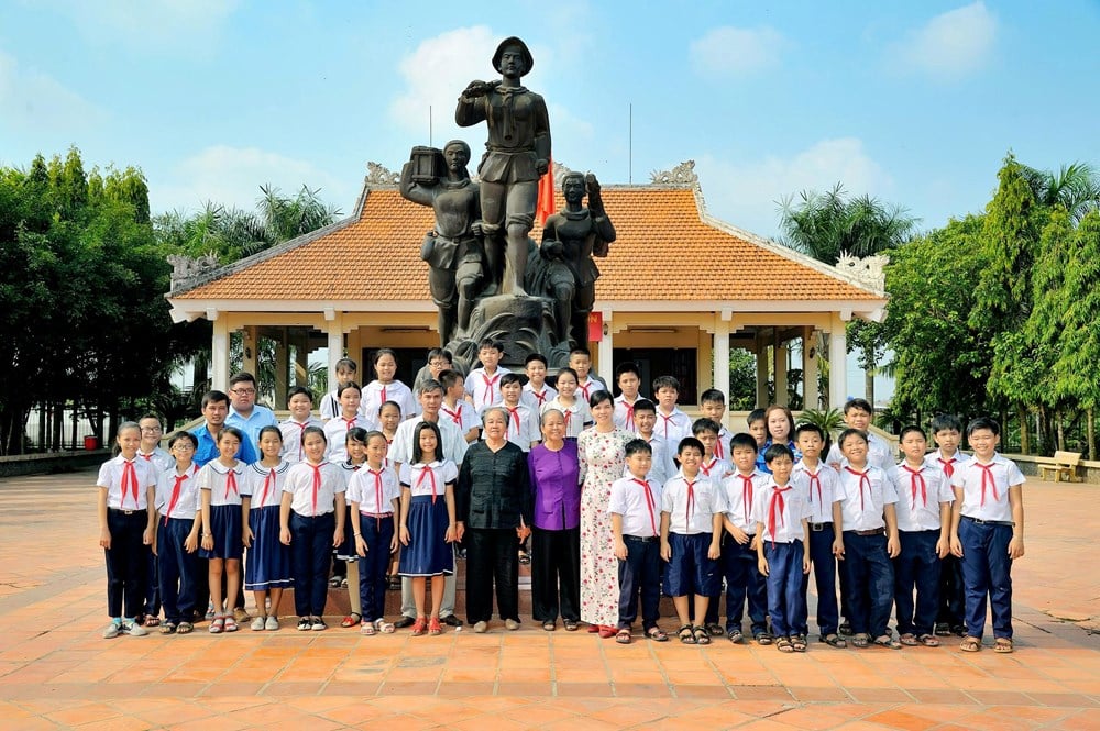 សំណើរដាក់ចំណាត់ថ្នាក់តំបន់ អរិយធម៌ ខ្សែភ្លើង Vinh Loc ជារមណីយដ្ឋាន វត្ថុសក្តិសិទ្ធជាតិ - រូបថត ១៤