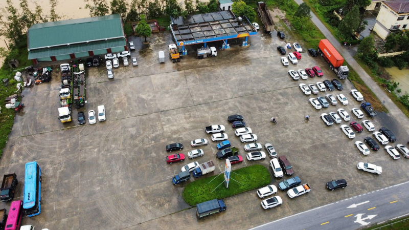 After storm No. 10, Ha Tinh people struggle with floods -0