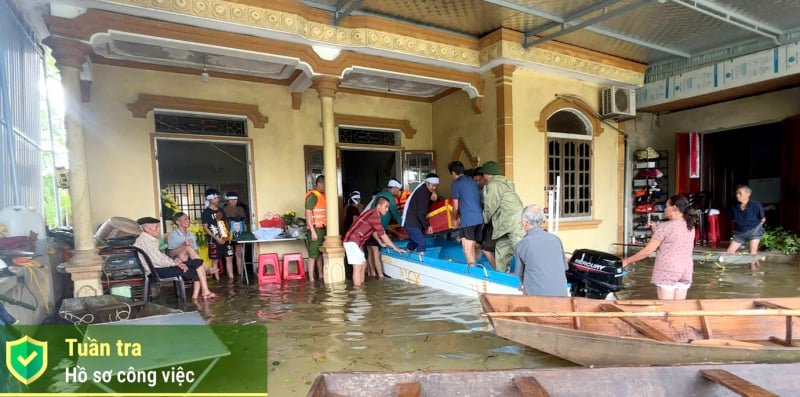 After storm No. 10, Ha Tinh people struggle with floods -0