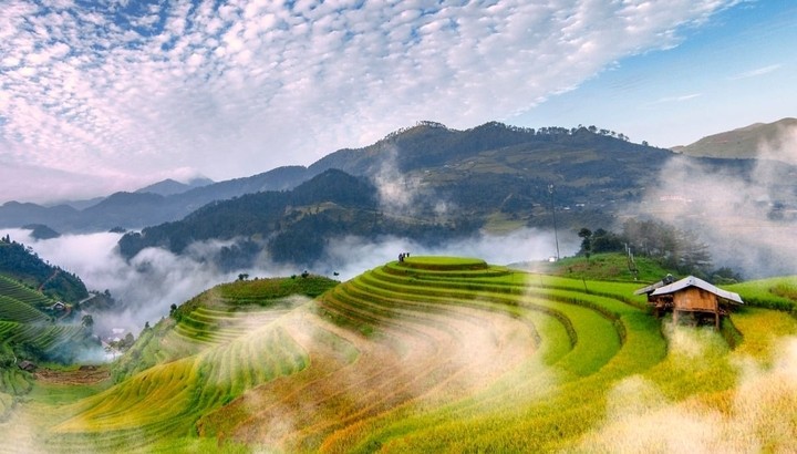 Mu Cang Chai (Yen Bai) ជាប់ចំណាត់ថ្នាក់ទី 1 ក្នុងបញ្ជីនៃ 25 គោលដៅដែលមានភាពស្រស់ស្អាតដ៏អស្ចារ្យ នេះបើយោងតាមគេហទំព័រទេសចរណ៍ Wanderlust Storytellers ។