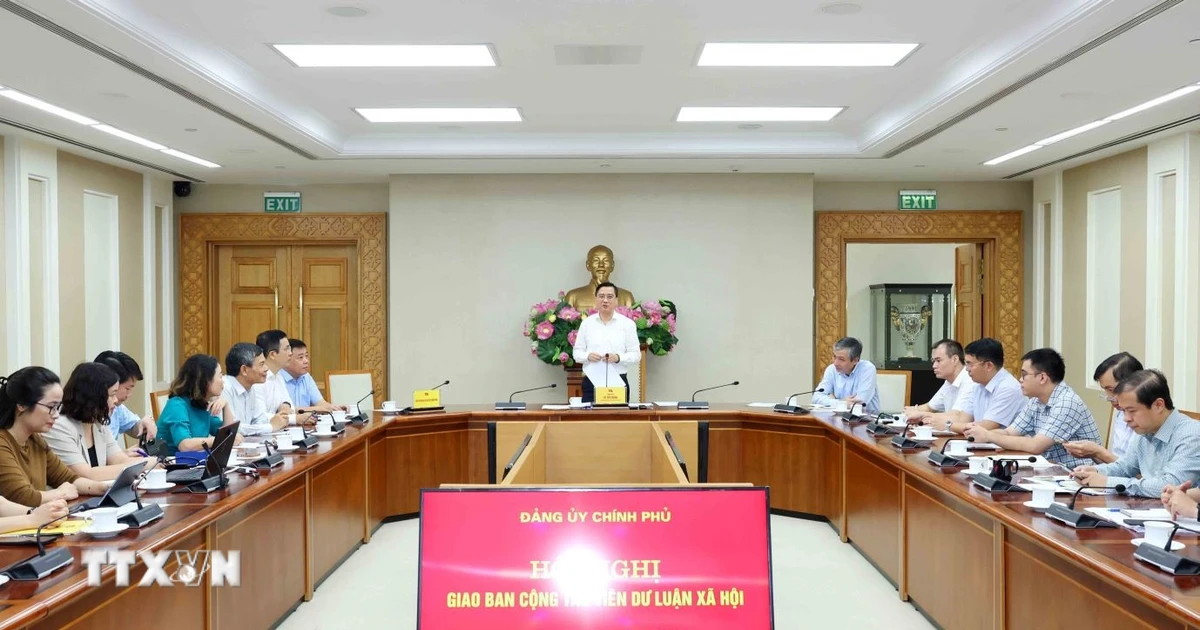 Hội nghị giao ban cộng tác viên dư luận xã hội Đảng ủy Chính phủ