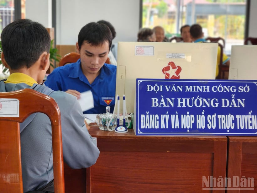 ประชาชนดำเนินการตามขั้นตอนการบริหารในตำบลมีอันหุ่ง