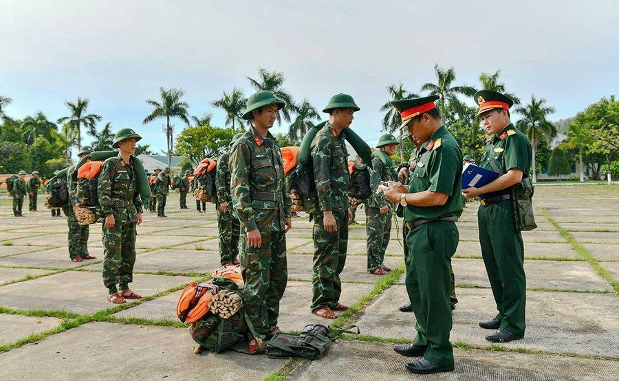 Bộ CHQS tỉnh kiểm tra khả năng cơ động và sẵn sàng bảo đảm theo phương châm “4 tại chỗ” trong PCTT-TKCN.