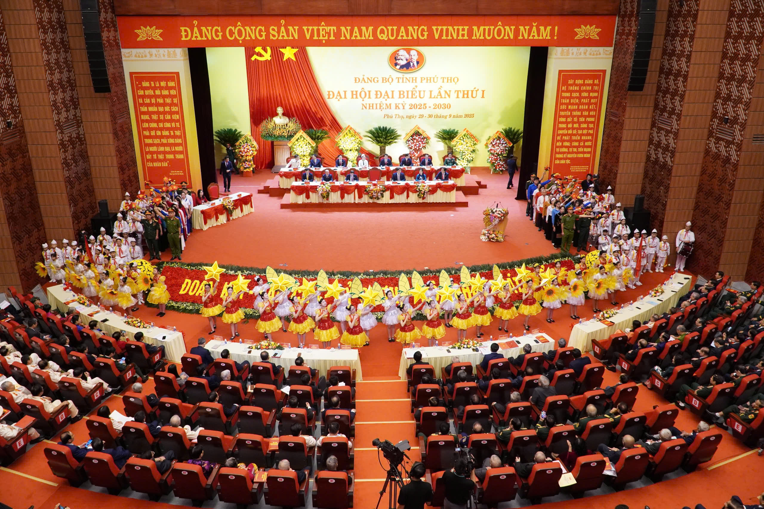 Chủ tịch nước: 'Không đánh đổi môi trường, an sinh xã hội lấy tăng trưởng đơn thuần' - Ảnh 1.