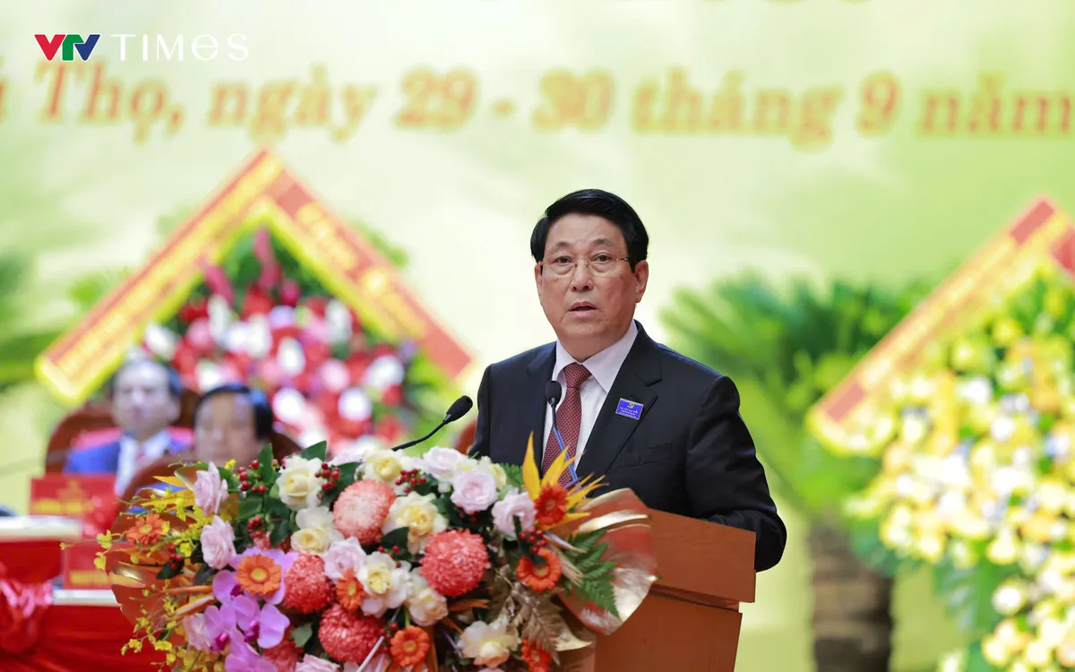 ប្រធានរដ្ឋ Luong Cuong ថ្លែងសុន្ទរកថាដឹកនាំសភា។