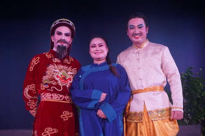 NSND Trần Ngọc Giàu chăm chút, dìu dắt đội ngũ đạo diễn trẻ của sân khấu Hát Bội TP HCM - Ảnh 6.