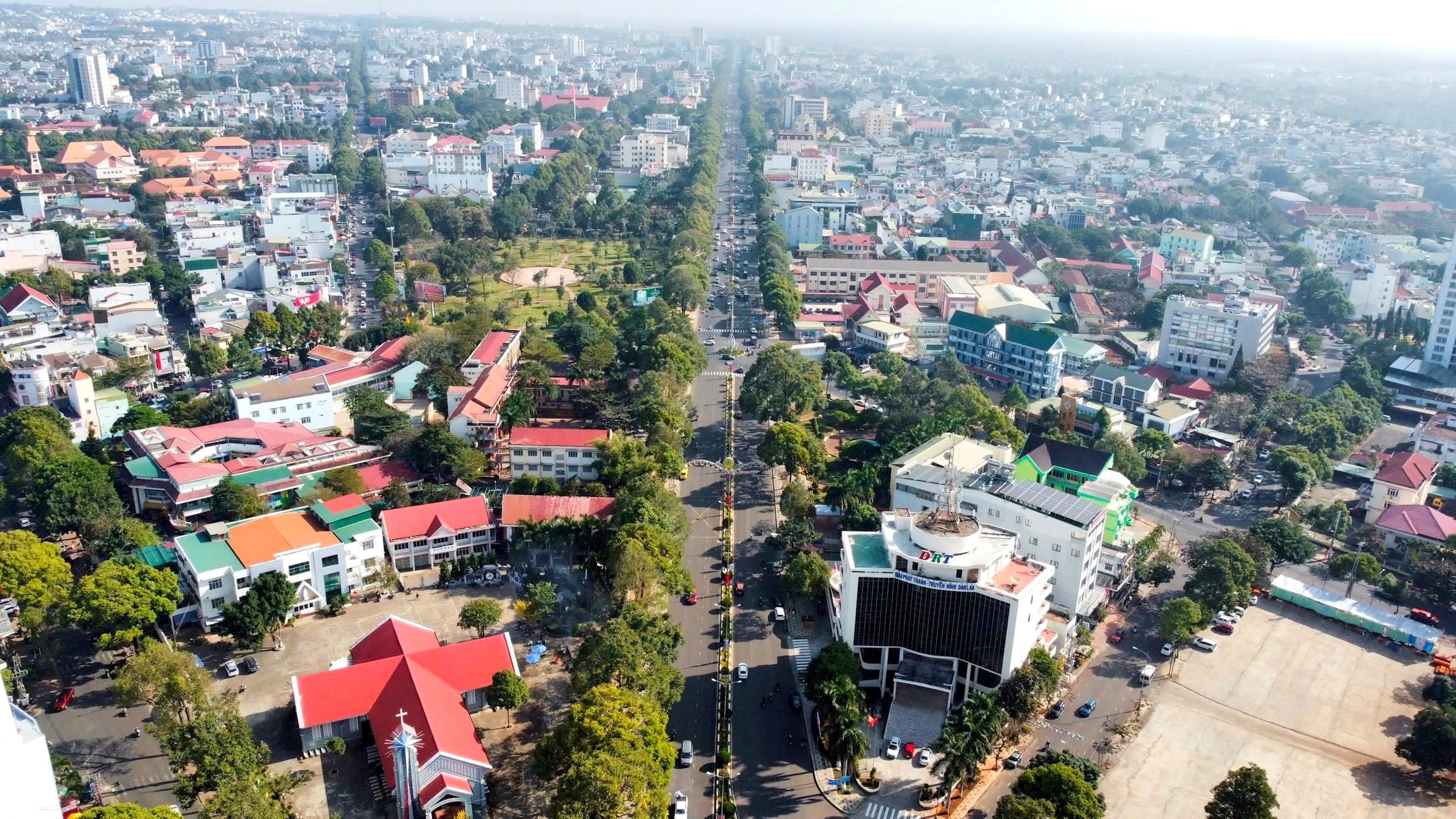 ទីក្រុង Buon Ma Thuot កំពុងអភិវឌ្ឍកាន់តែខ្លាំងឡើងដើម្បីឱ្យមានភាពសក្តិសមជាមជ្ឈមណ្ឌលនៃតំបន់ Central Highlands។
