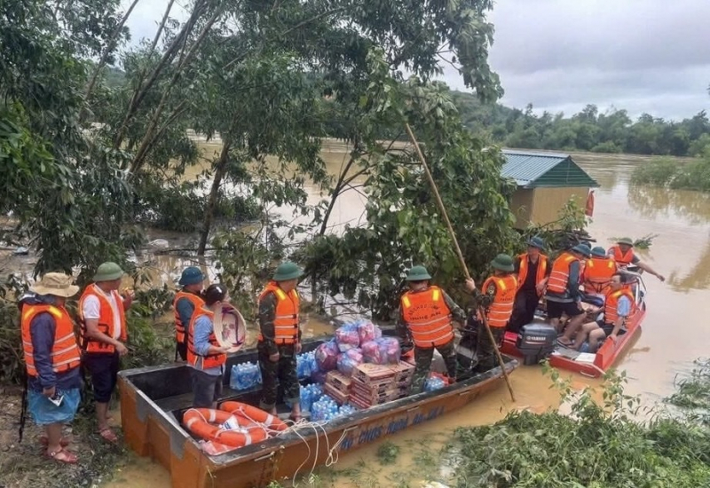 Many villages in Nghe An were isolated due to storm circulation -0