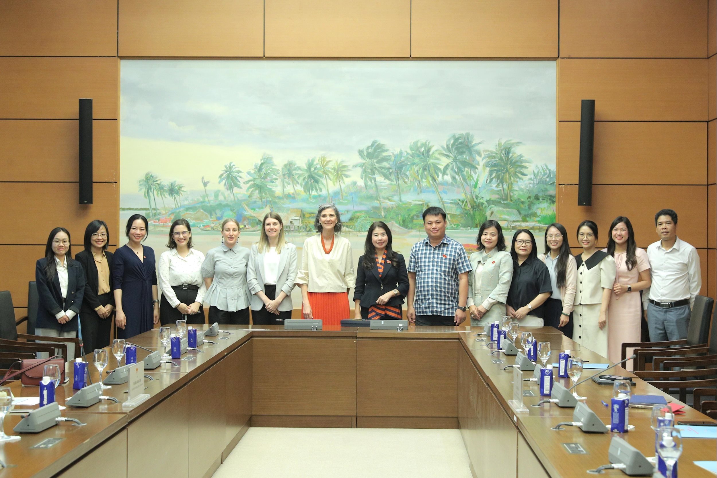 ប្រតិភូថតរូបអនុស្សាវរីយ៍ ២