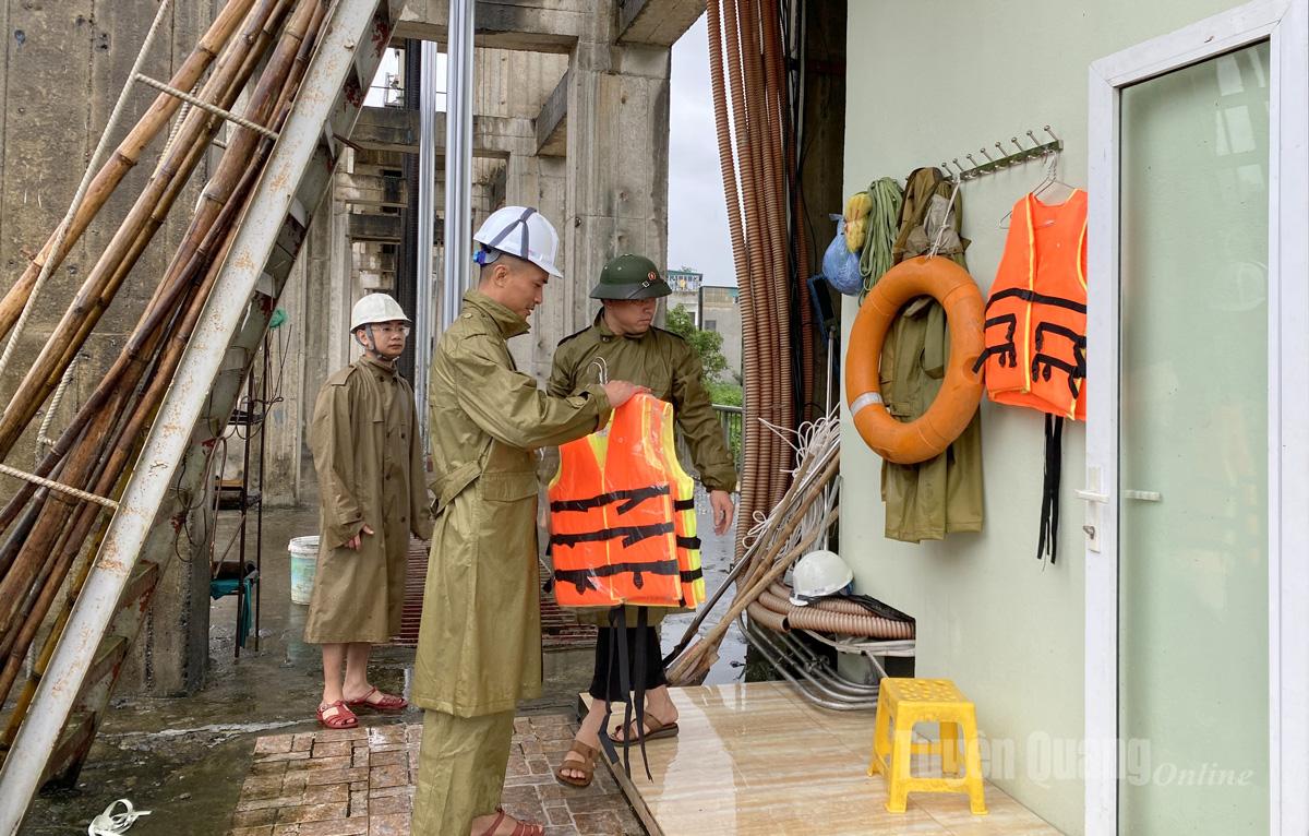 ទំនប់វារីអគ្គិសនី Song Mien 6 ត្រៀមរួចរាល់ជាមួយកម្លាំង មធ្យោបាយ និងសម្ភារៈចាំបាច់ ដើម្បីឆ្លើយតបគ្រប់ស្ថានភាពទាំងអស់។