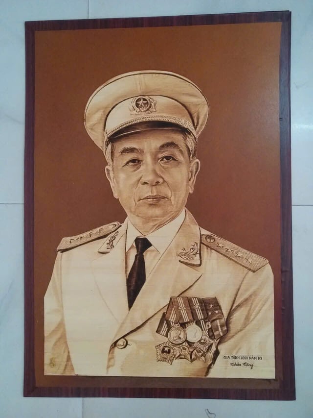 Nghệ nhân 'độc nhất' miền Tây: Hơn 50.000 tranh Bác Hồ, Bác Tôn bằng lá thốt nốt - Ảnh 7.
