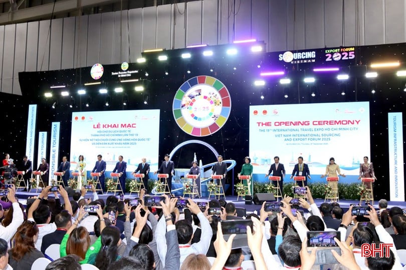 bqbht_br_cac-daibieu-vo-trong-com-khai-mac-hoi-cho-du-lich-quoc-te-thanh-pho-ho-chi-minh-2025.jpg