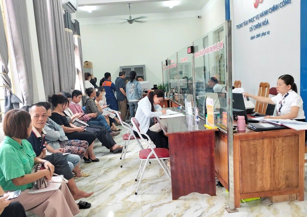 Tuyen Quang៖ ពង្រឹងការបំប្លែងឌីជីថលប្រកបដោយប្រសិទ្ធភាព និងសមកាលកម្មនៅឃុំ និងសង្កាត់ - រូបថត ១