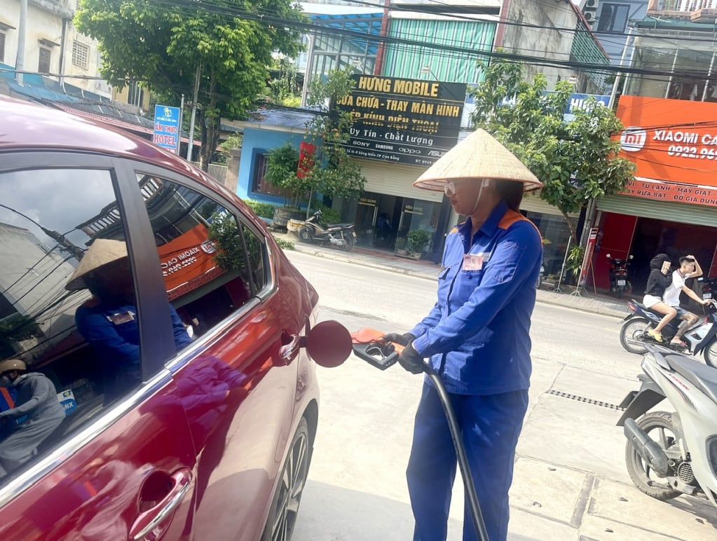 តម្លៃ​ប្រេង​ឥន្ធនៈ​ទាំង​៥​បាន​ឡើង​ថ្លៃ​បន្តិច​នៅ​រសៀល​នេះ។