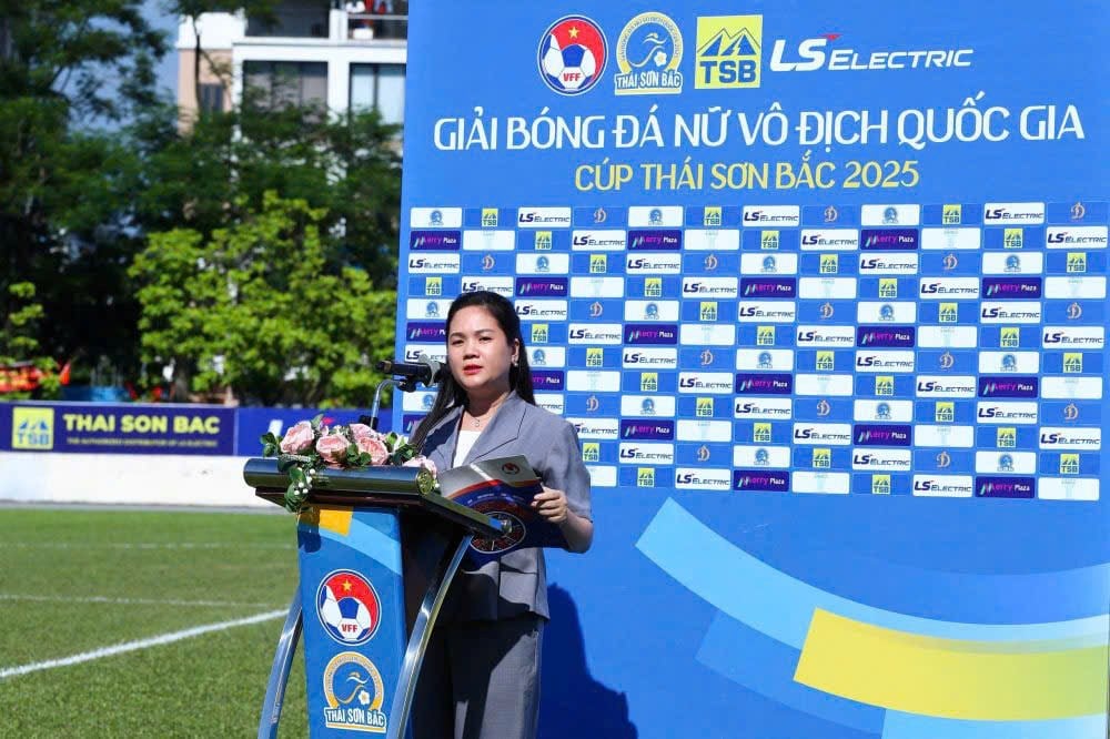 ការ​បើក​ការ​ប្រកួត​បាល់​ទាត់​នារី​ថ្នាក់​ជាតិ - Thai Son Bac Cup 2025 - រូបថត ២
