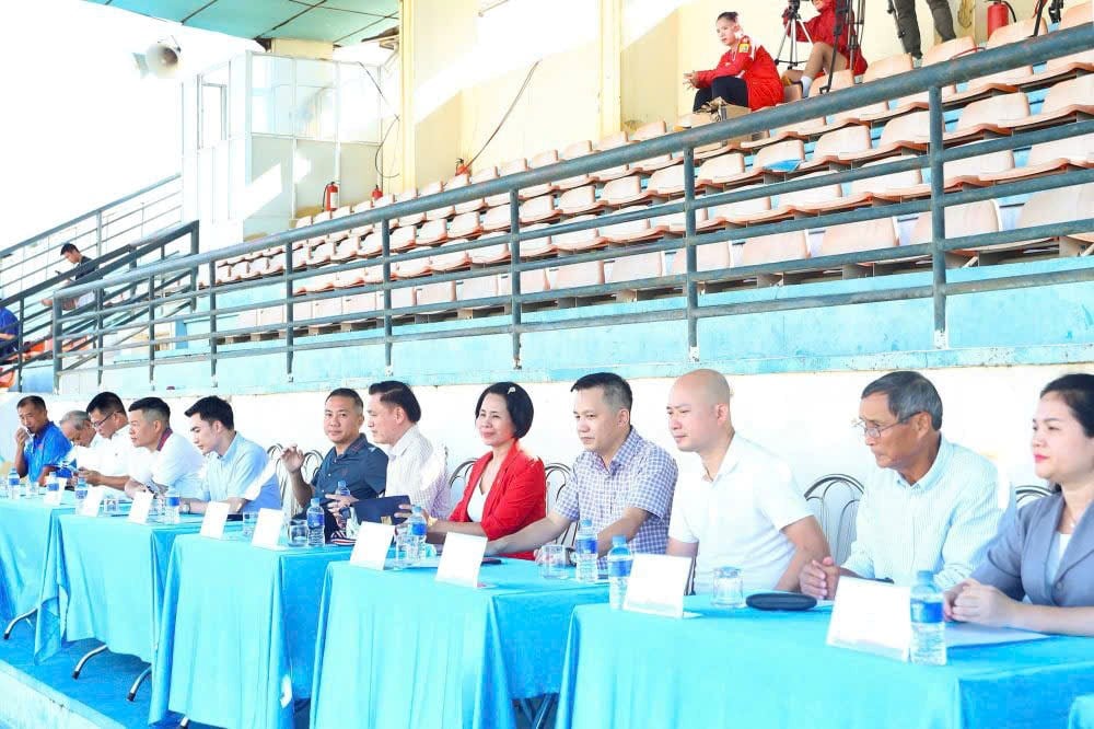 ការ​បើក​ការ​ប្រកួត​បាល់​ទាត់​នារី​ថ្នាក់​ជាតិ - Thai Son Bac Cup 2025 - រូបថត ១