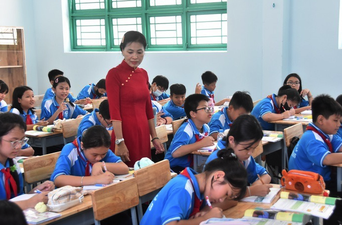 Năm học 2025-2026: Lương nhà giáo tăng từ 2-7 triệu đồng- Ảnh 1.