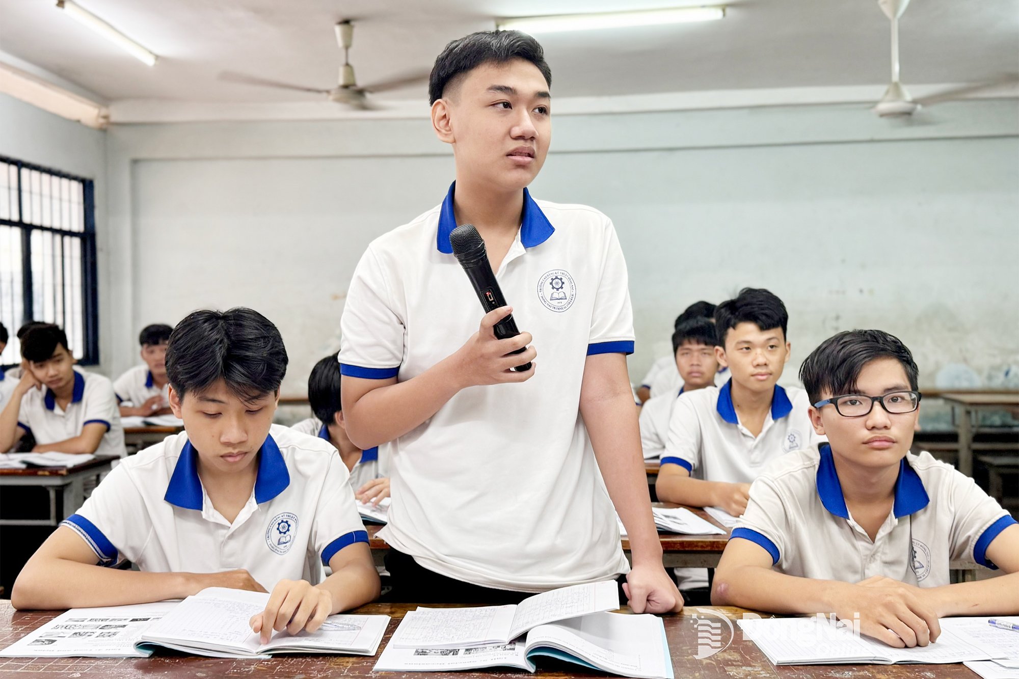 ドンナイ工科大学溶接科の学生たちが文化科目の授業を受けている様子。写真：C.T.V