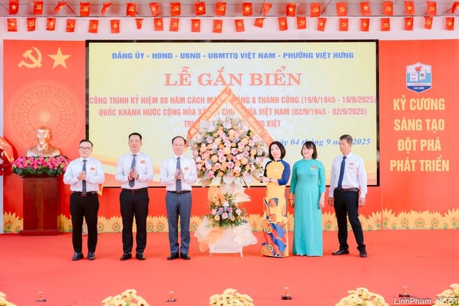Phường Việt Hưng gắn biển công trình Trường THPT Lý Thường Kiệt chào mừng Quốc khánh 2/9- Ảnh 16.