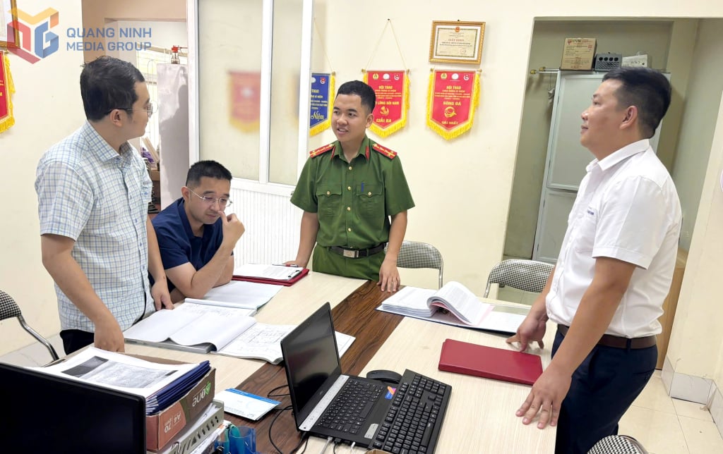 Lực lượng Cảnh sát PCCC và CNCH phối hợp với các sở, ban, ngành kiểm tra đối với cơ sở thuộc diện quản lý về PCCC, tháng 7/2025. Ảnh: Hằng Ngần - Minh Hiệp
