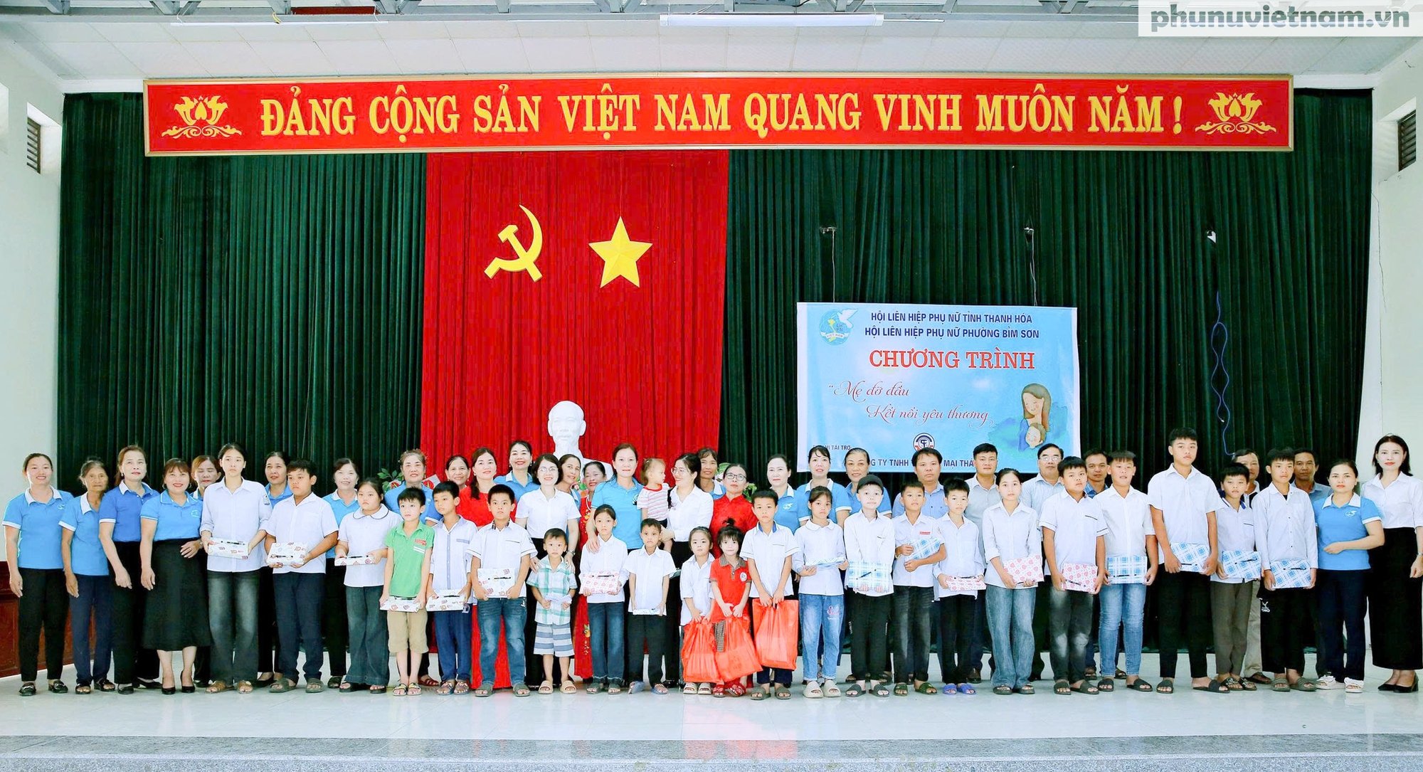 Mẹ đỡ đầu tiếp thêm động lực cho con trong dịp khai giảng năm học mới- Ảnh 5.