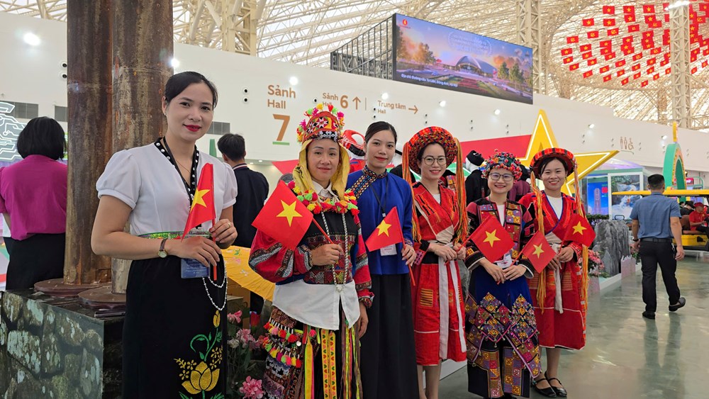 សេចក្តីជំនឿ និងសេចក្តីប្រាថ្នា - រូបថត ២