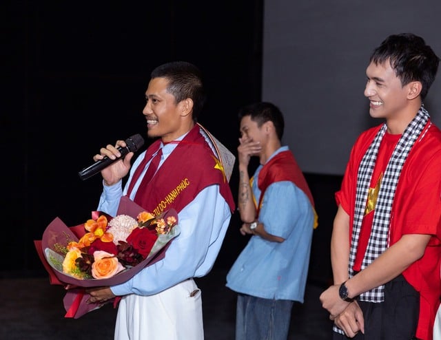 'Mưa đỏ' lập kỷ lục mới- Ảnh 3.