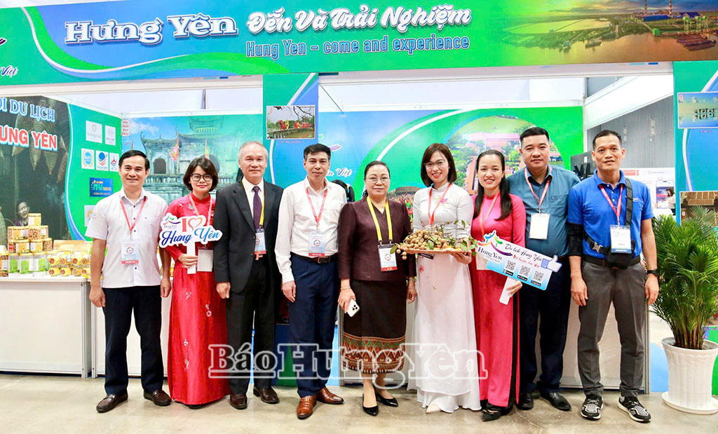 គណៈប្រតិភូខេត្ត Hung Yen ណែនាំផលិតផលទេសចរណ៍ និងរូបភាពនៅពិព័រណ៍ទេសចរណ៍អន្តរជាតិទីក្រុងហូជីមិញឆ្នាំ ២០២៥។