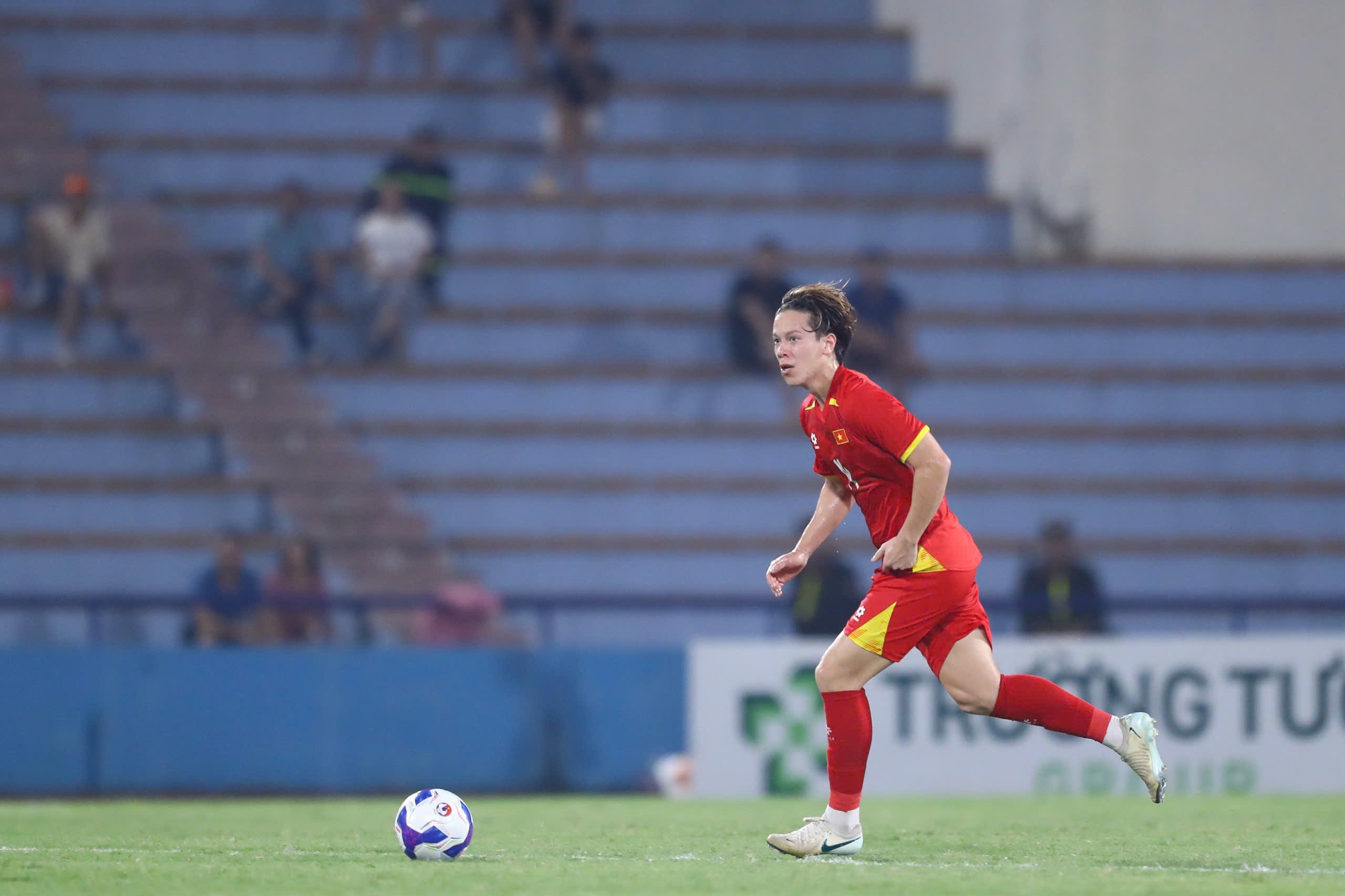 Le Viktor made history, moved by the first goal for U.23 Vietnam - Photo 1.