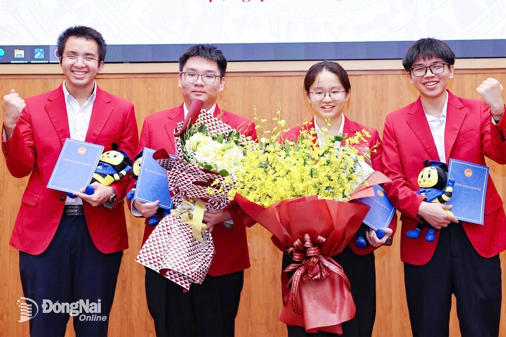 Tại Kỳ thi Olympic sinh học quốc tế lần thứ 35-2025 được tổ chức tại Philippines vào tháng 7-2025, Đội tuyển quốc gia Việt Nam đã đoạt 1 huy chương vàng, 2 huy chương bạc và 1 huy chương đồng. Ảnh: TTXVN