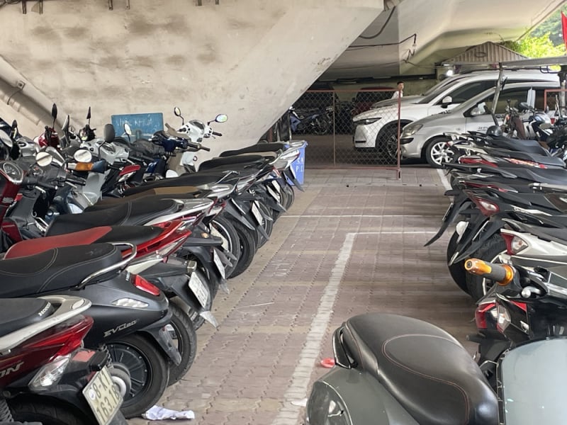 Hanoi déplacera les parkings sous les ponts avant le 30 octobre -0