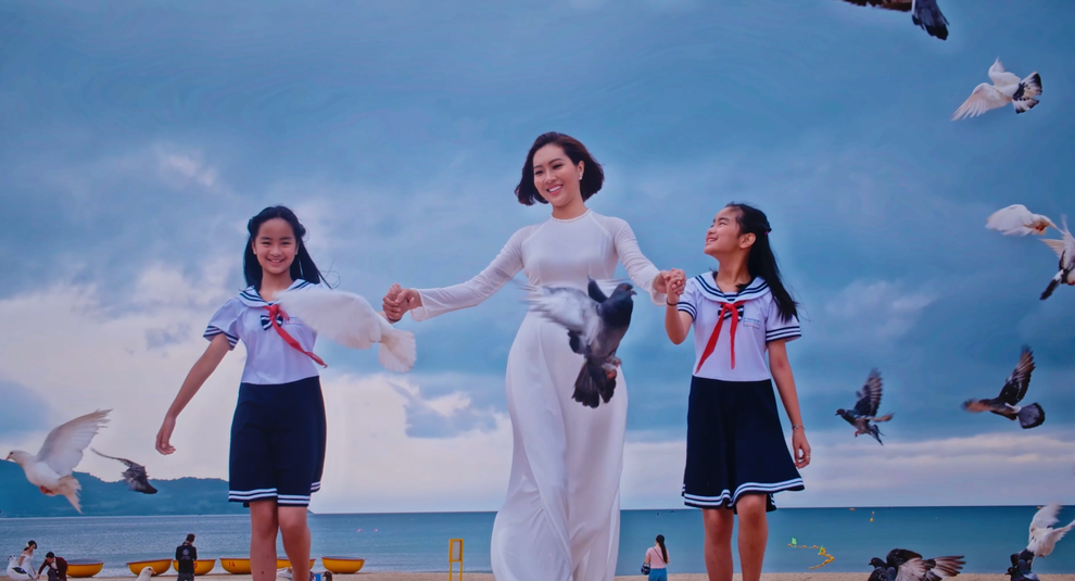 Tùng Dương ra mắt ca khúc biểu diễn cùng 80 nghệ sĩ tại A80 - 2
