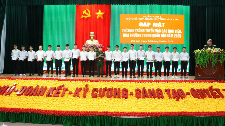 2-6096.jpg