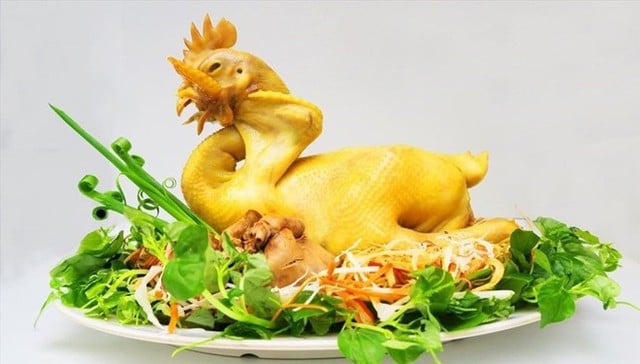 Cách luộc gà ngon và đẹp để thắp hương Rằm tháng 7 - Ảnh 1.