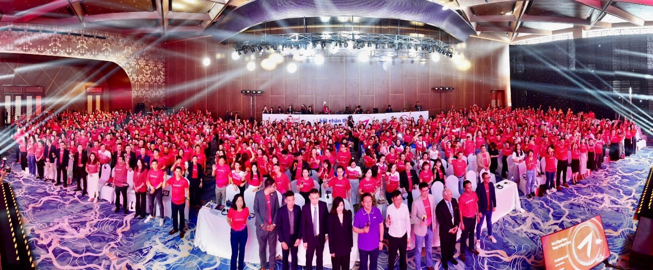 More than VND 1,230 billion in insurance benefits were paid by AIA Vietnam in the first 7 months of 2025 - Photo 3.