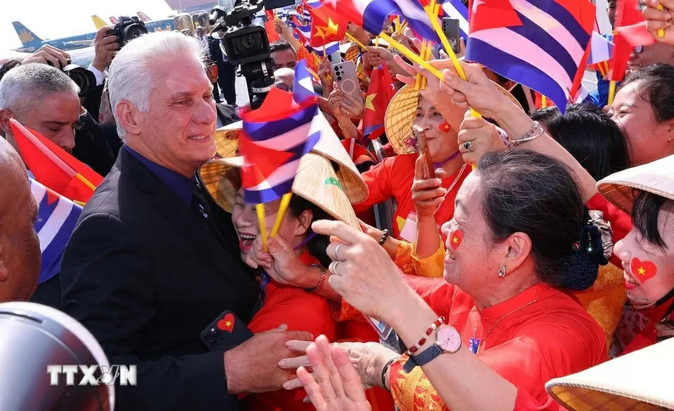 Bí thư Thứ nhất, Chủ tịch nước Cuba bắt đầu thăm cấp Nhà nước tới Việt Nam