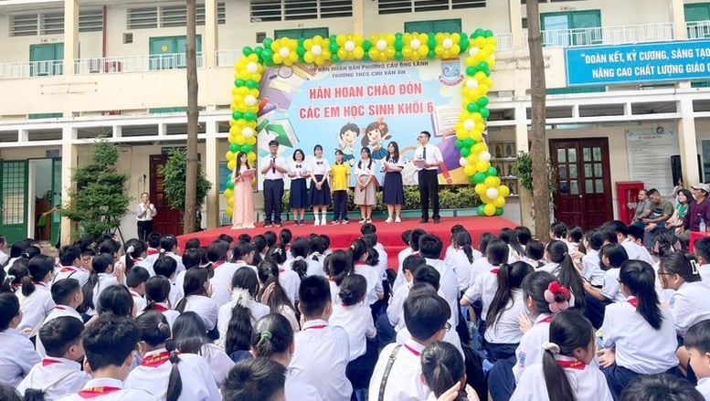 Kỷ niệm 80 năm truyền thống ngành Giáo dục và Lễ khai giảng đặc biệt- Ảnh 10.