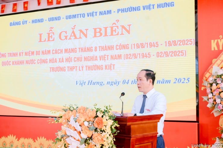 Phường Việt Hưng gắn biển công trình Trường THPT Lý Thường Kiệt chào mừng Quốc khánh 2/9- Ảnh 3.