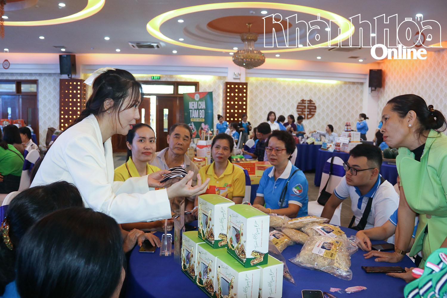 กลุ่มต่างๆ ได้รับคำสั่งให้ใช้ปัญญาประดิษฐ์เพื่อส่งเสริมผลิตภัณฑ์เฉพาะอย่าง