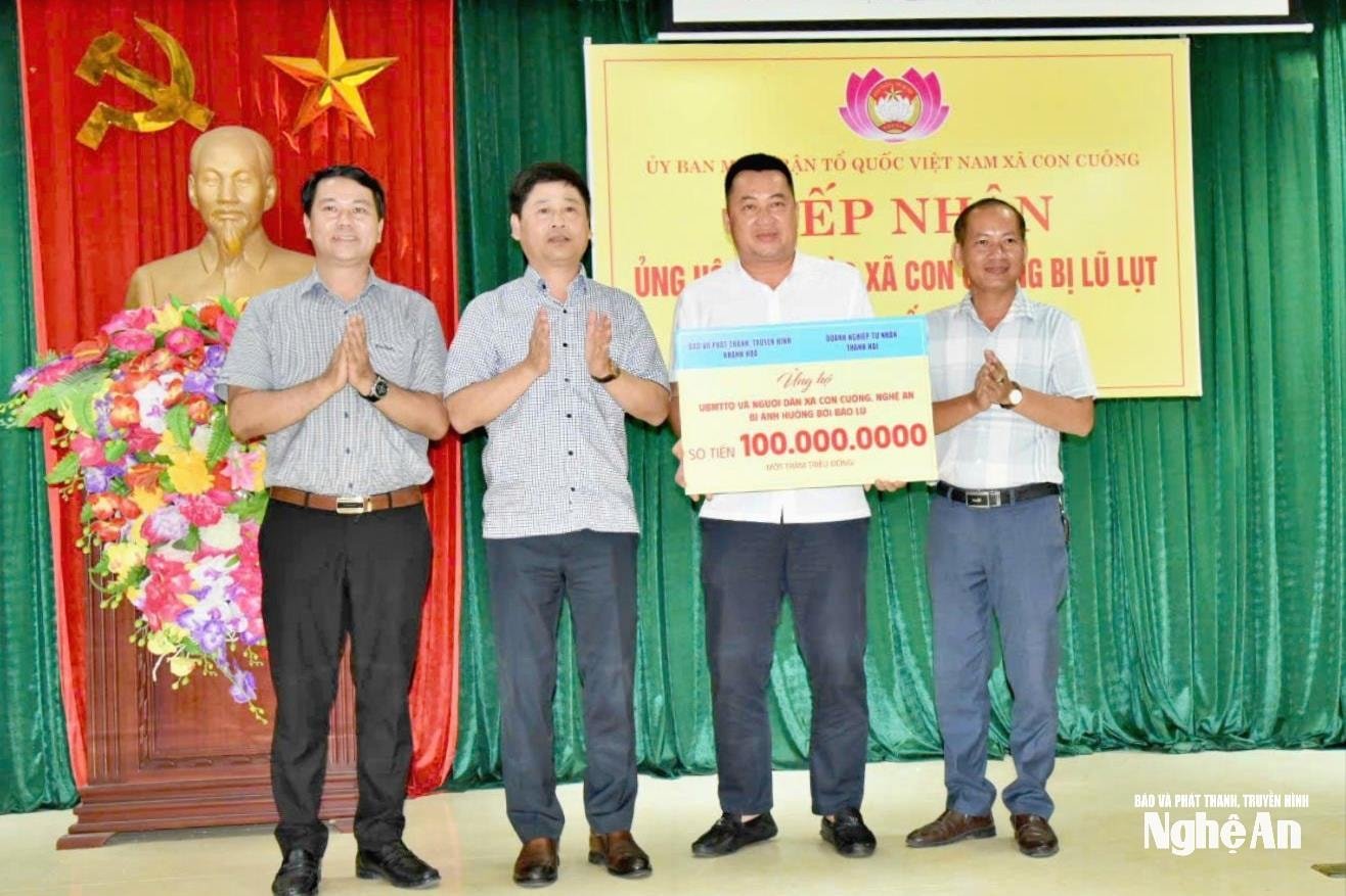 bna_trao-100-trieu-8b1545a069d6234fb614036540a40480(1).jpg