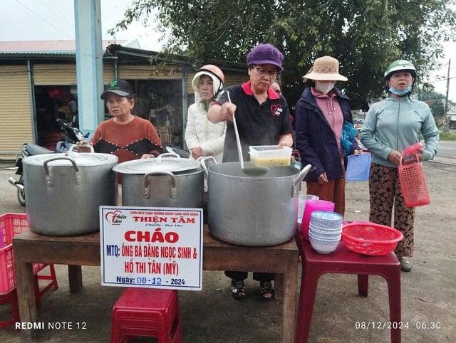 Người cựu chiến binh say mê làm thiện nguyện - Ảnh 2.