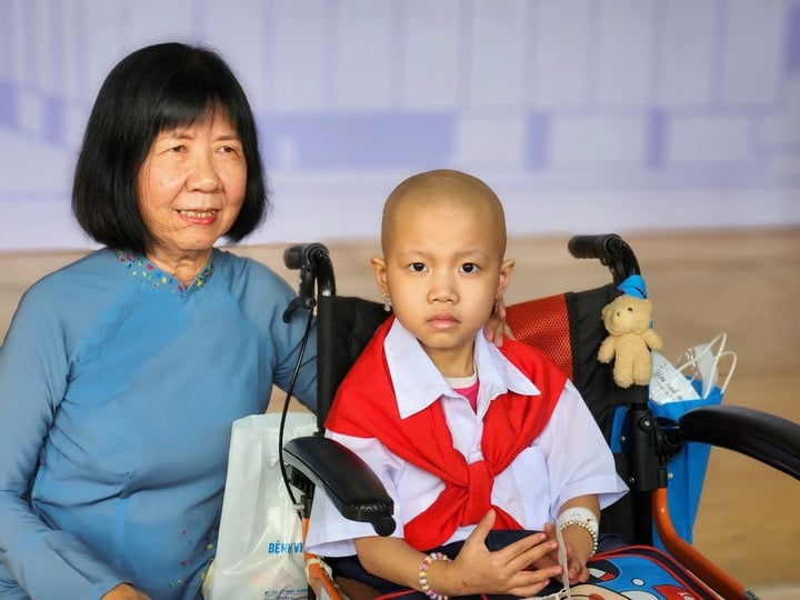 Frau Dinh Thi Kim Phan ist seit 16 Jahren in der „Sonnenblumen“-Klasse. (Foto: Nhu Thuy)